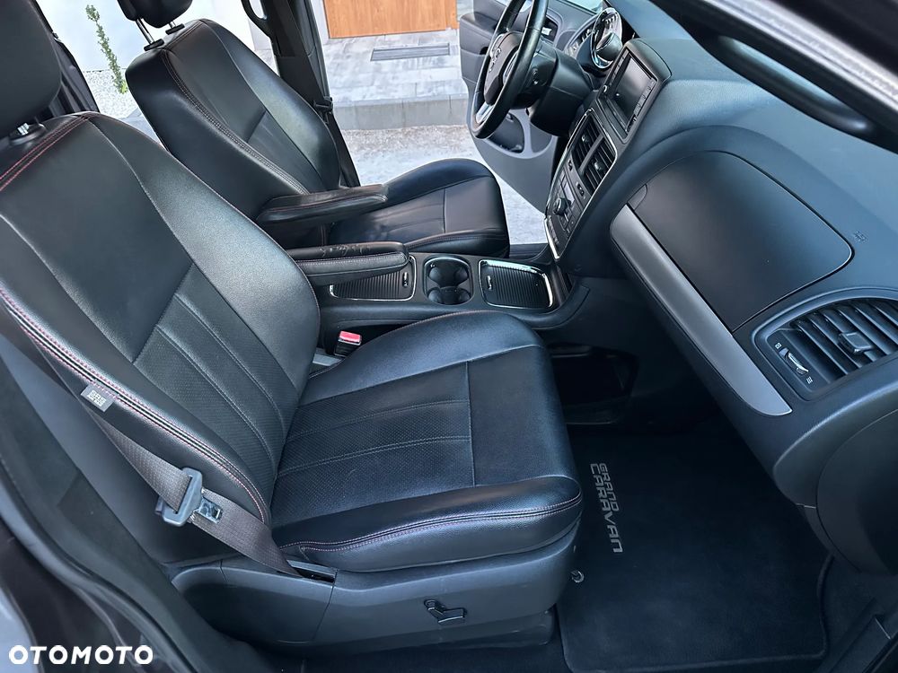 Dodge Grand Caravan 3.6 R/T - 9