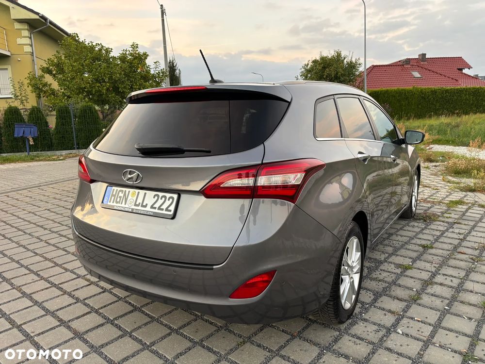 Hyundai i30 blue 1.6 CRDi Passion - 5