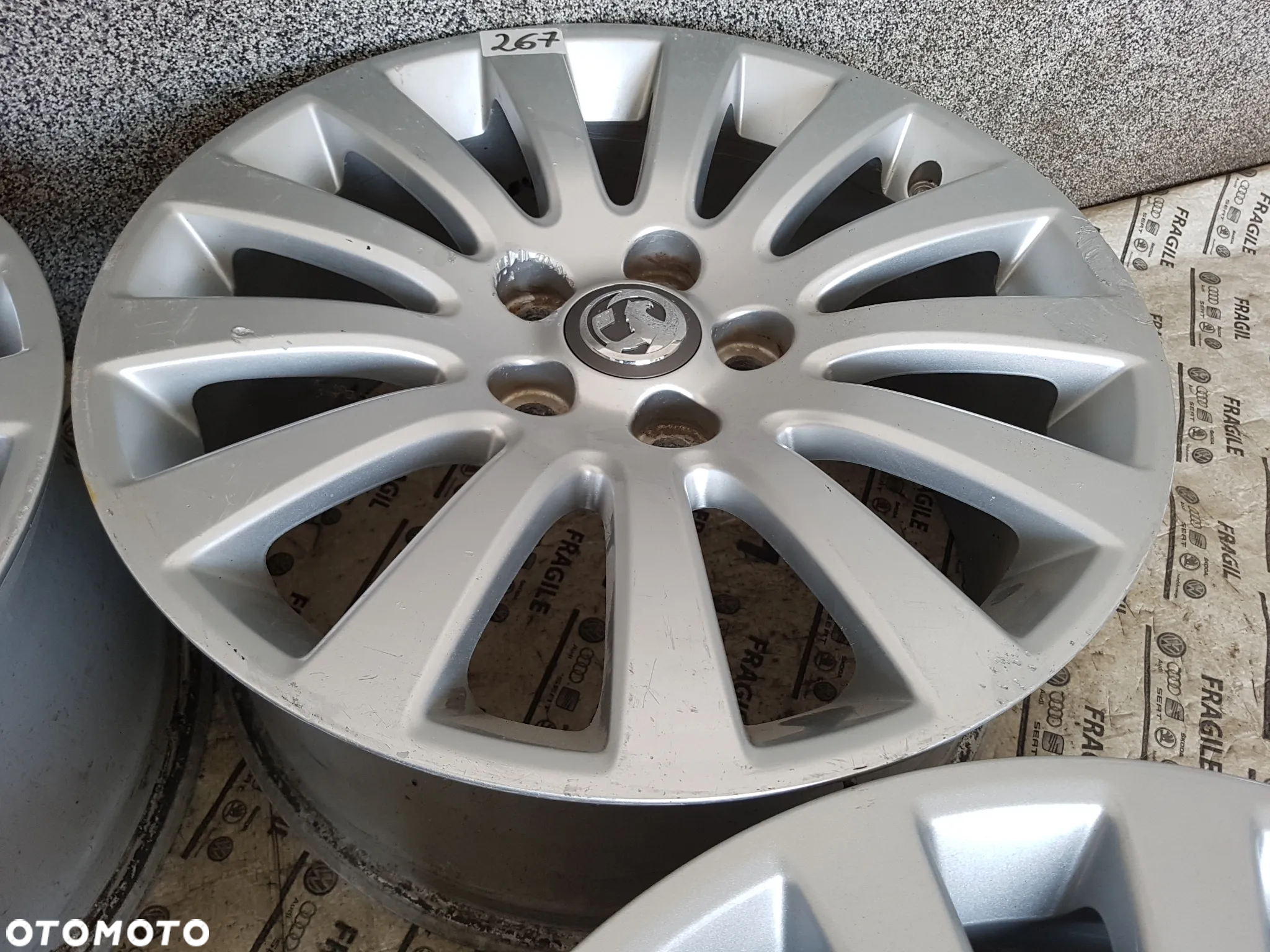 FELGI ALU OPEL INSYGNIA SPORT TOURER 8JX18 IS42 5X120 - 8