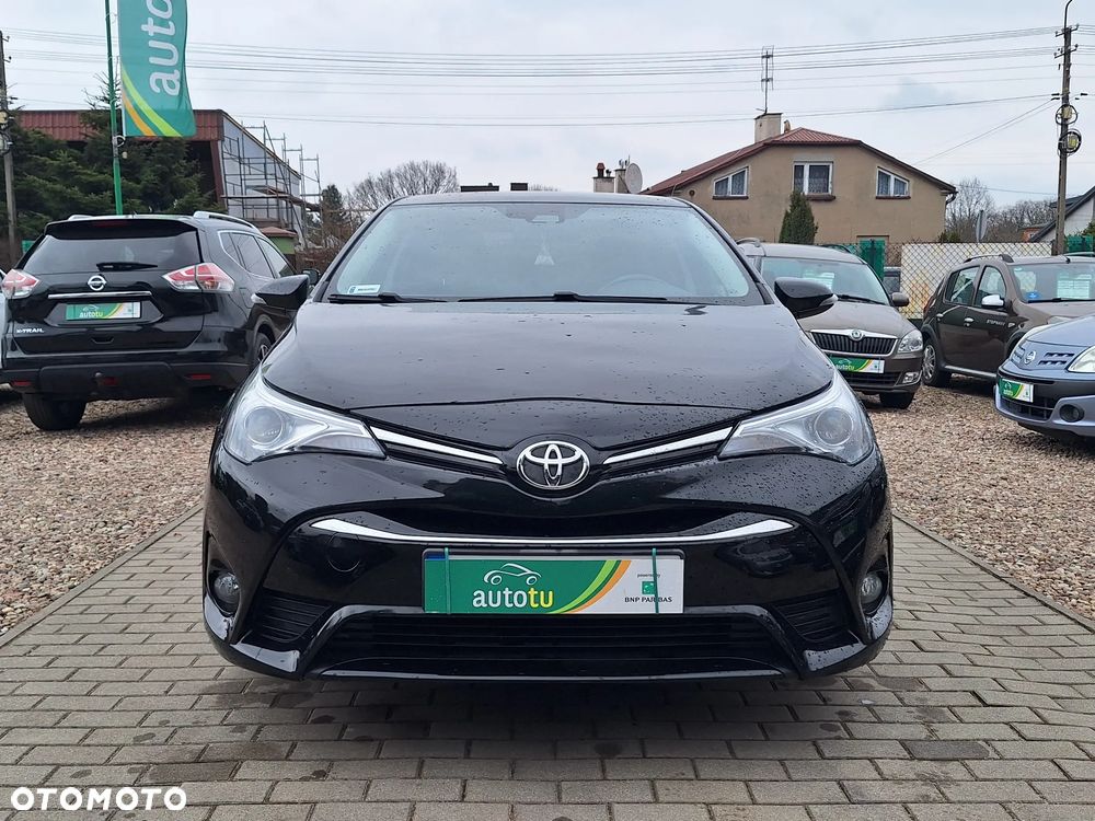 Toyota Avensis 1.8 Premium MS - 3
