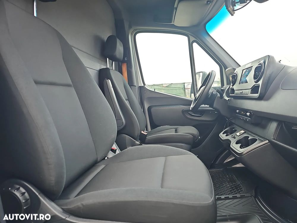 Mercedes-Benz Sprinter - 10