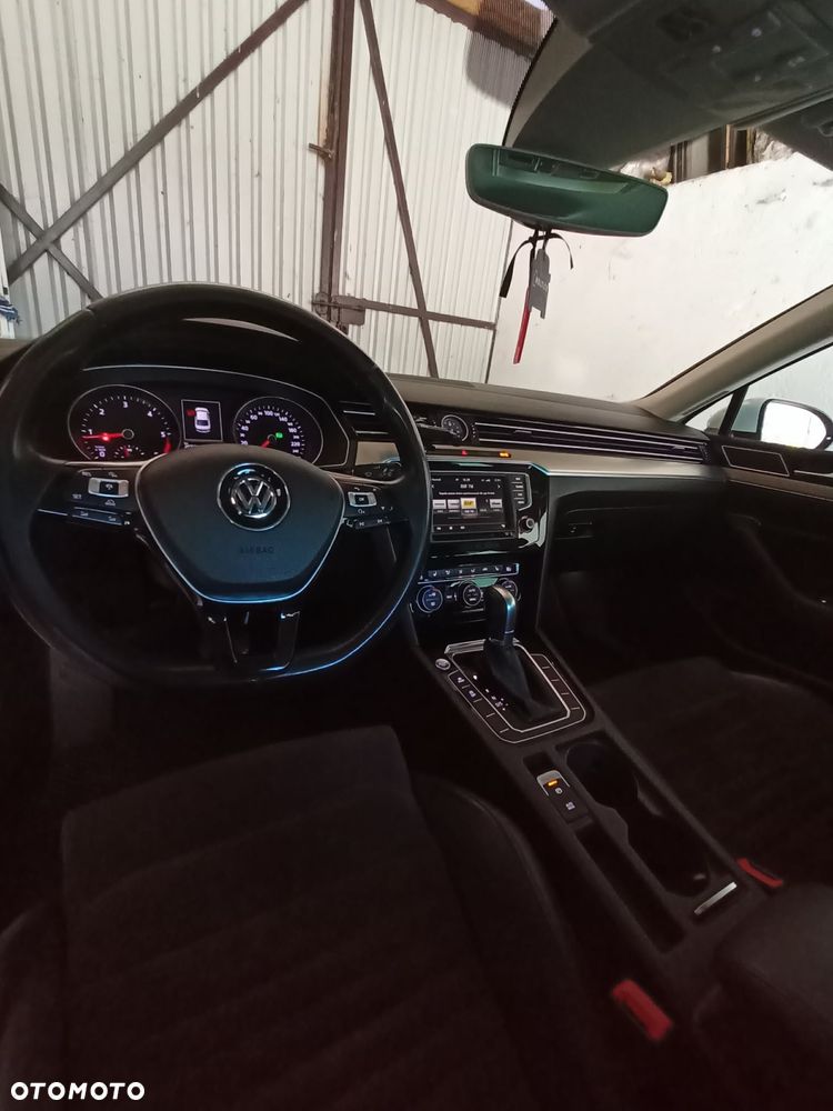 Volkswagen Passat - 5