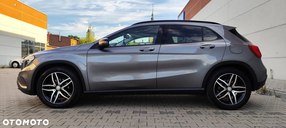 Mercedes-Benz GLA - 3