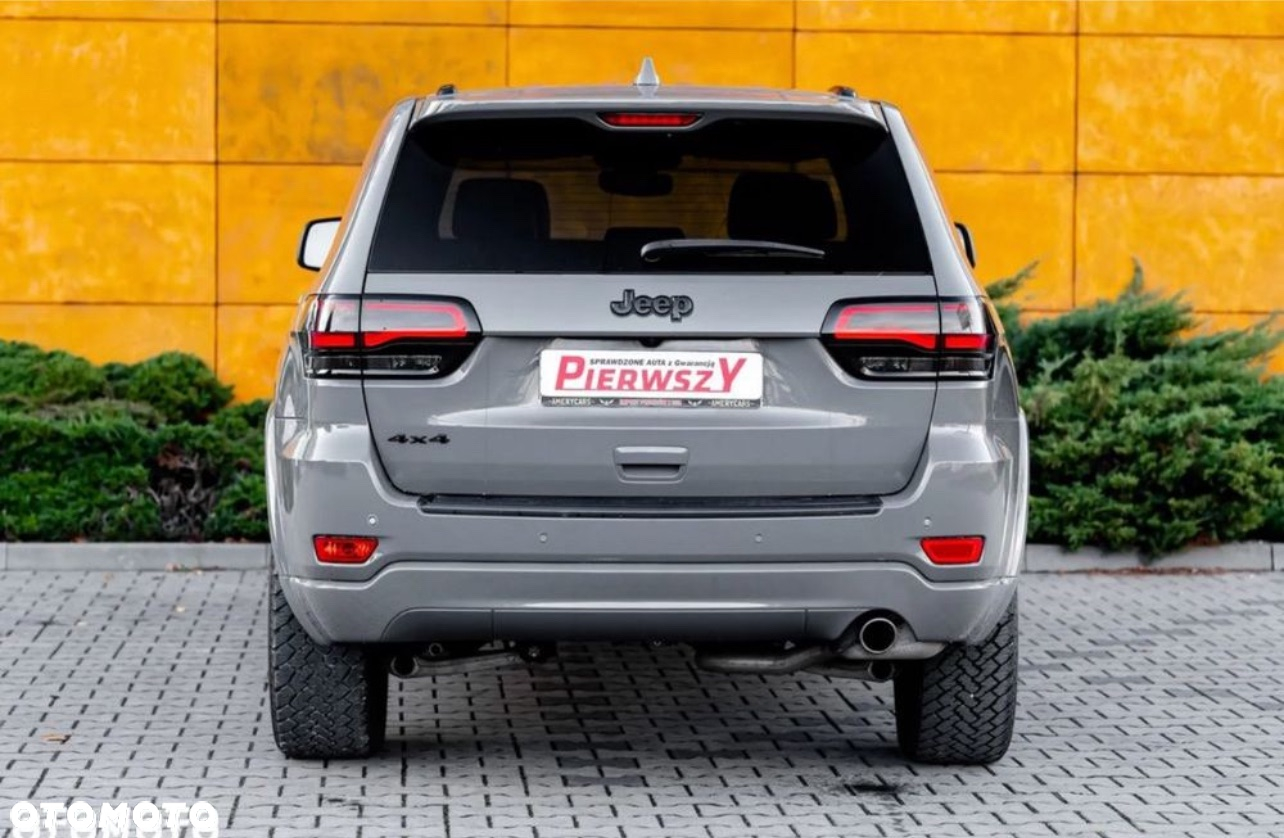 Jeep Grand Cherokee - 14
