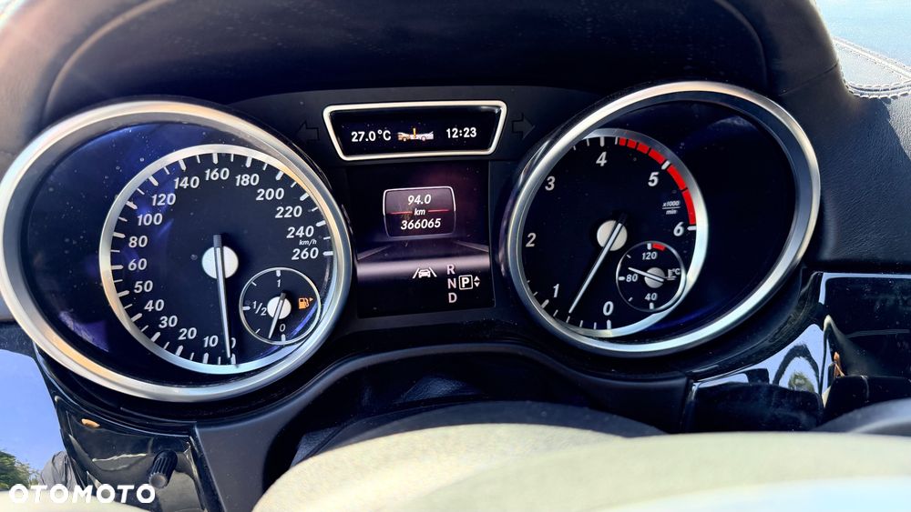 Mercedes-Benz ML 350 BlueTec 4-Matic - 11