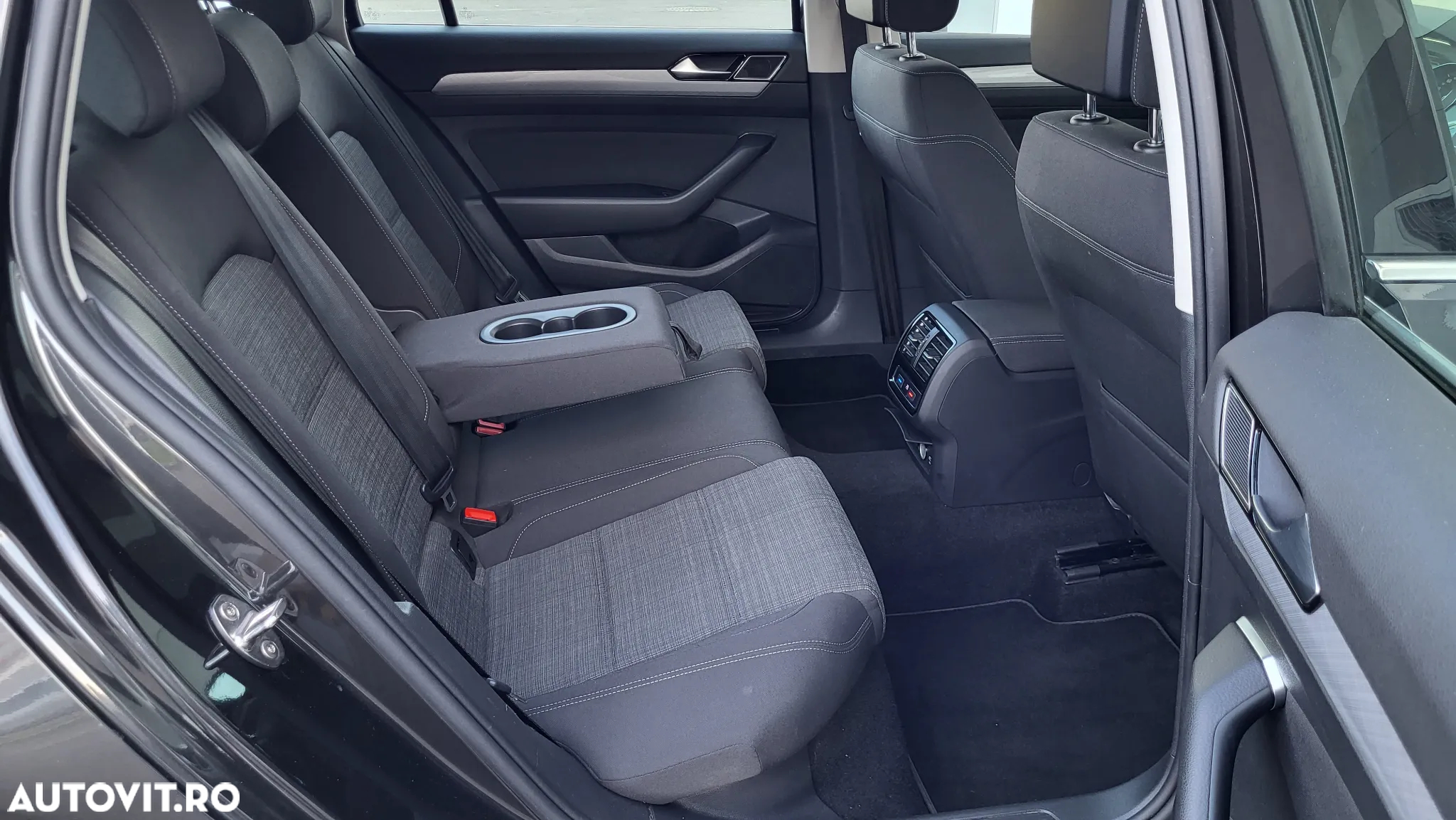 Volkswagen Passat Variant 2.0 TDI SCR DSG Comfortline - 4