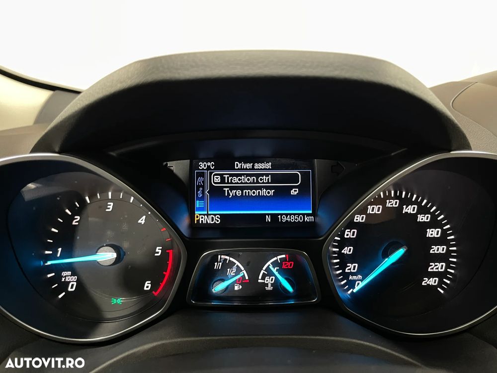 Ford Kuga 2.0 TDCi 4WD Powershift Titanium - 26