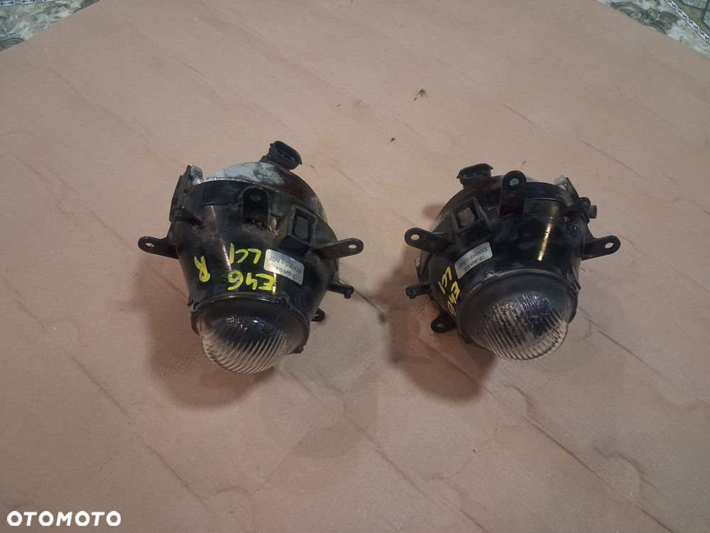 Halogen BMW 3 E46  prawy lub lewy OE - 2