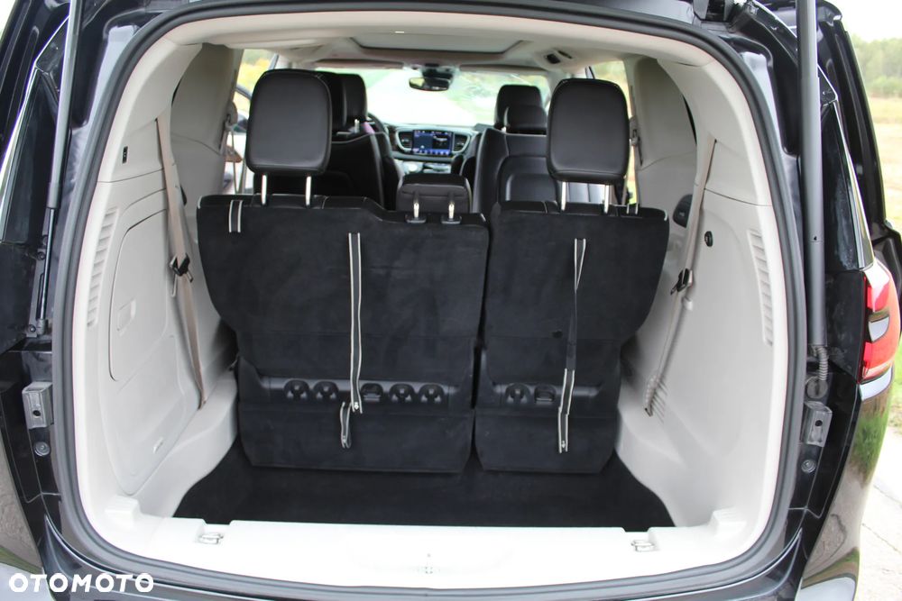 Chrysler Pacifica - 27