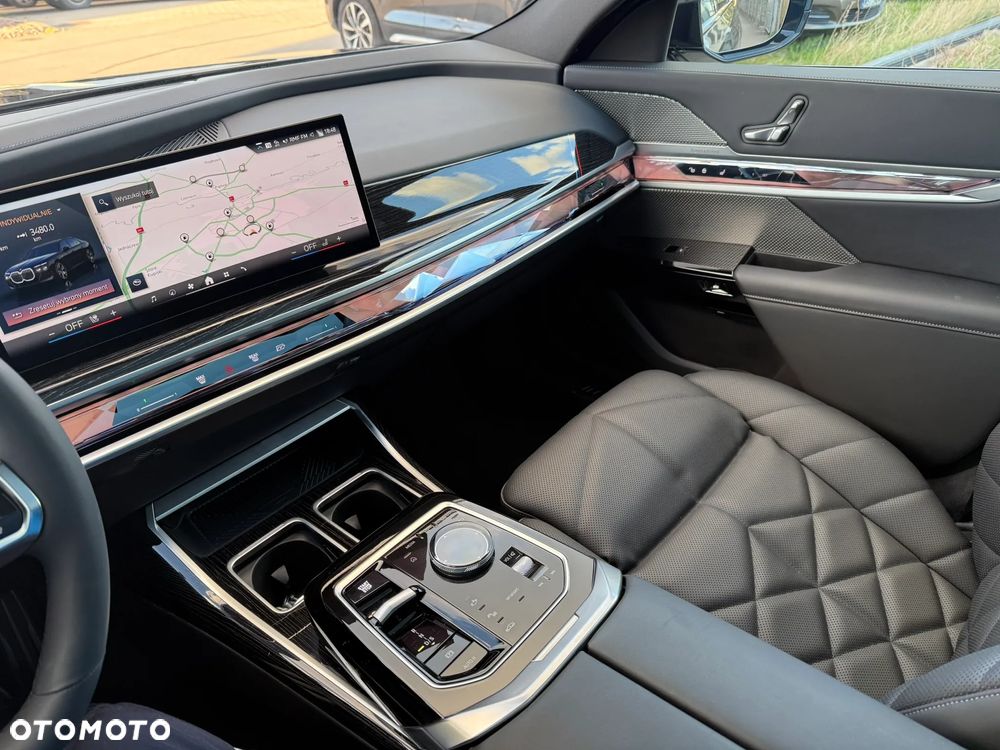 BMW Seria 7 740d xDrive mHEV sport - 11