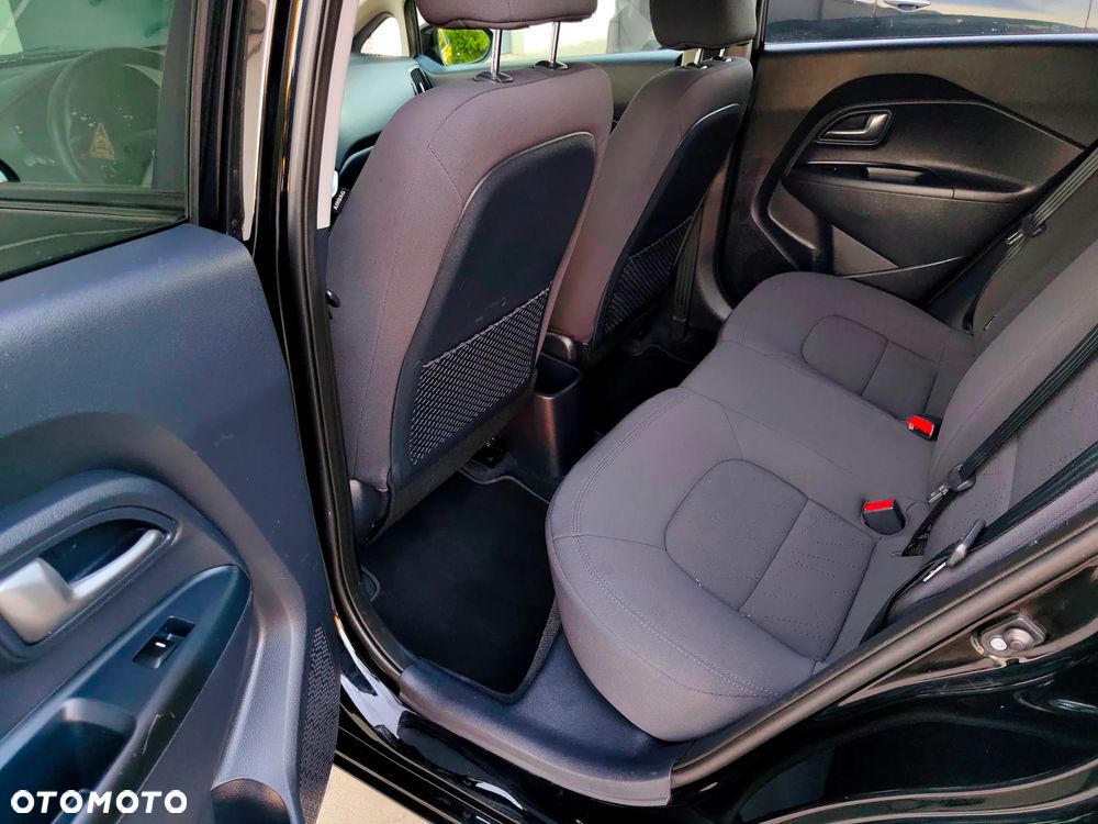 Kia Rio 1.4 Fifa World Cup Edition - 10