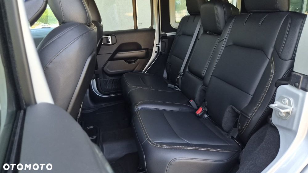Jeep Wrangler Unlimited GME 2.0 Turbo Sahara - 35