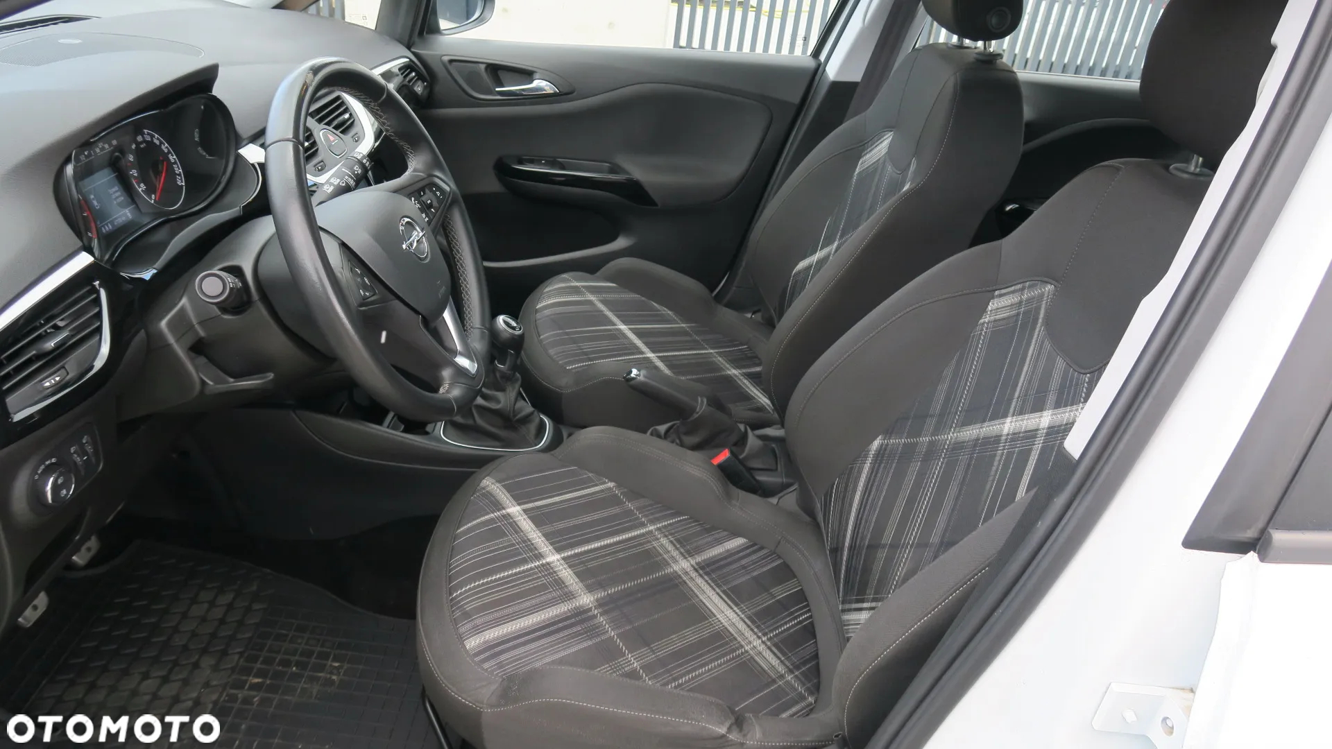 Opel Corsa 1.4 T Cosmo S&S - 16