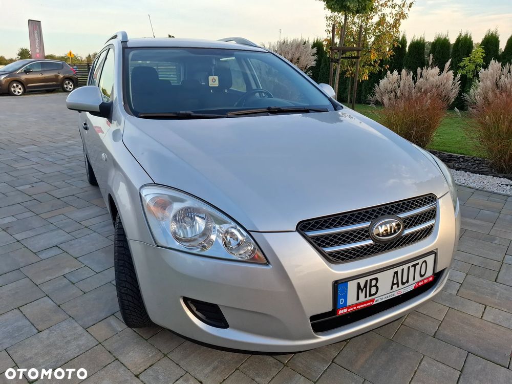 Kia Ceed - 27