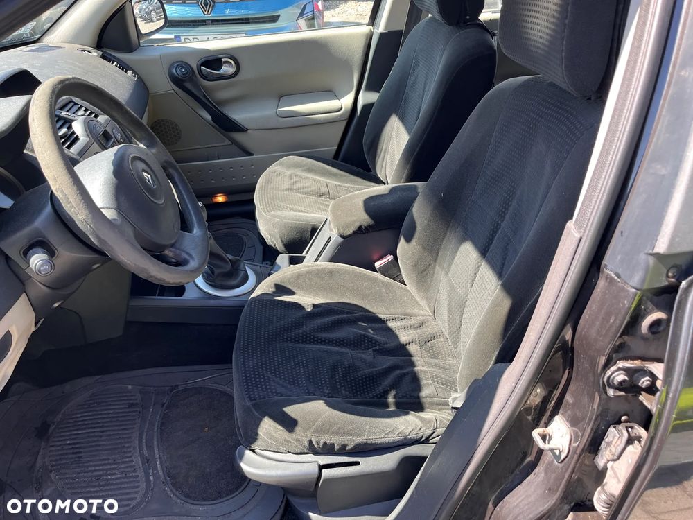 Renault Megane 1.9 dCi Expression - 8