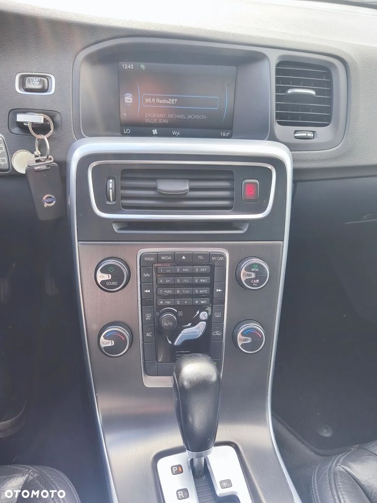 Volvo V60 D3 Geartronic Summum - 14