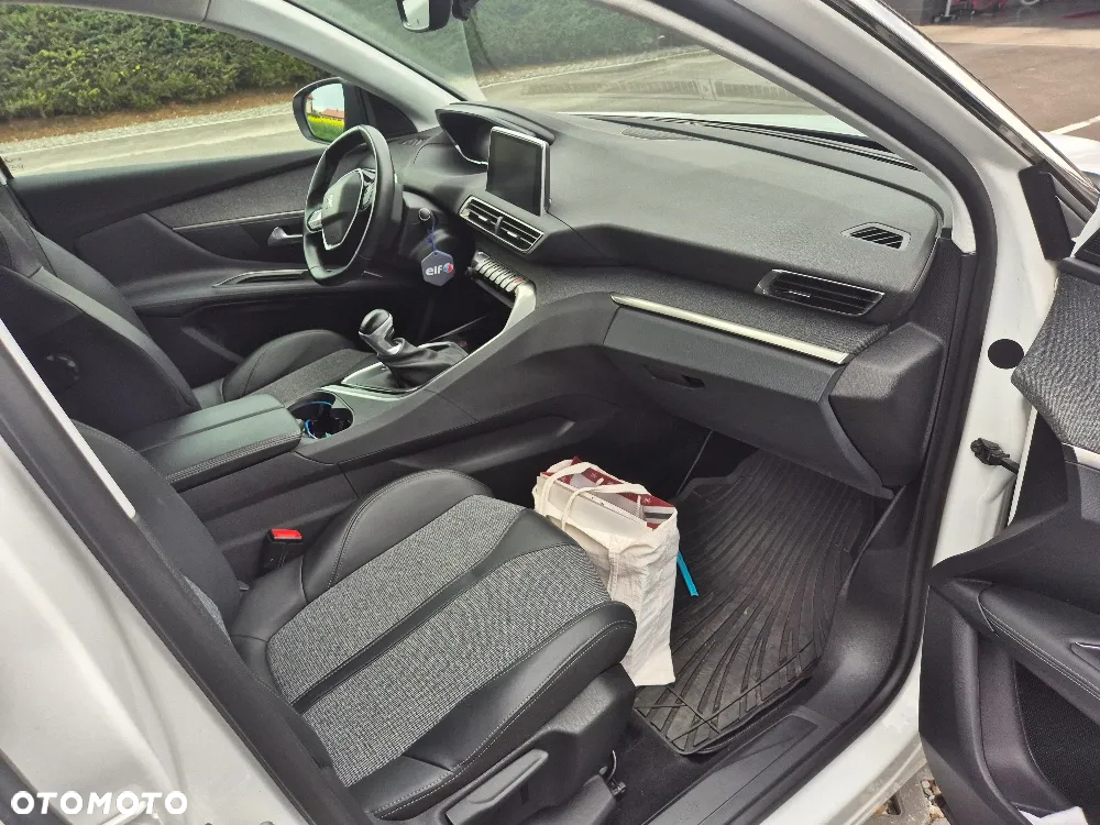 Peugeot 3008 1.2 PureTech Allure Pack S&S - 9