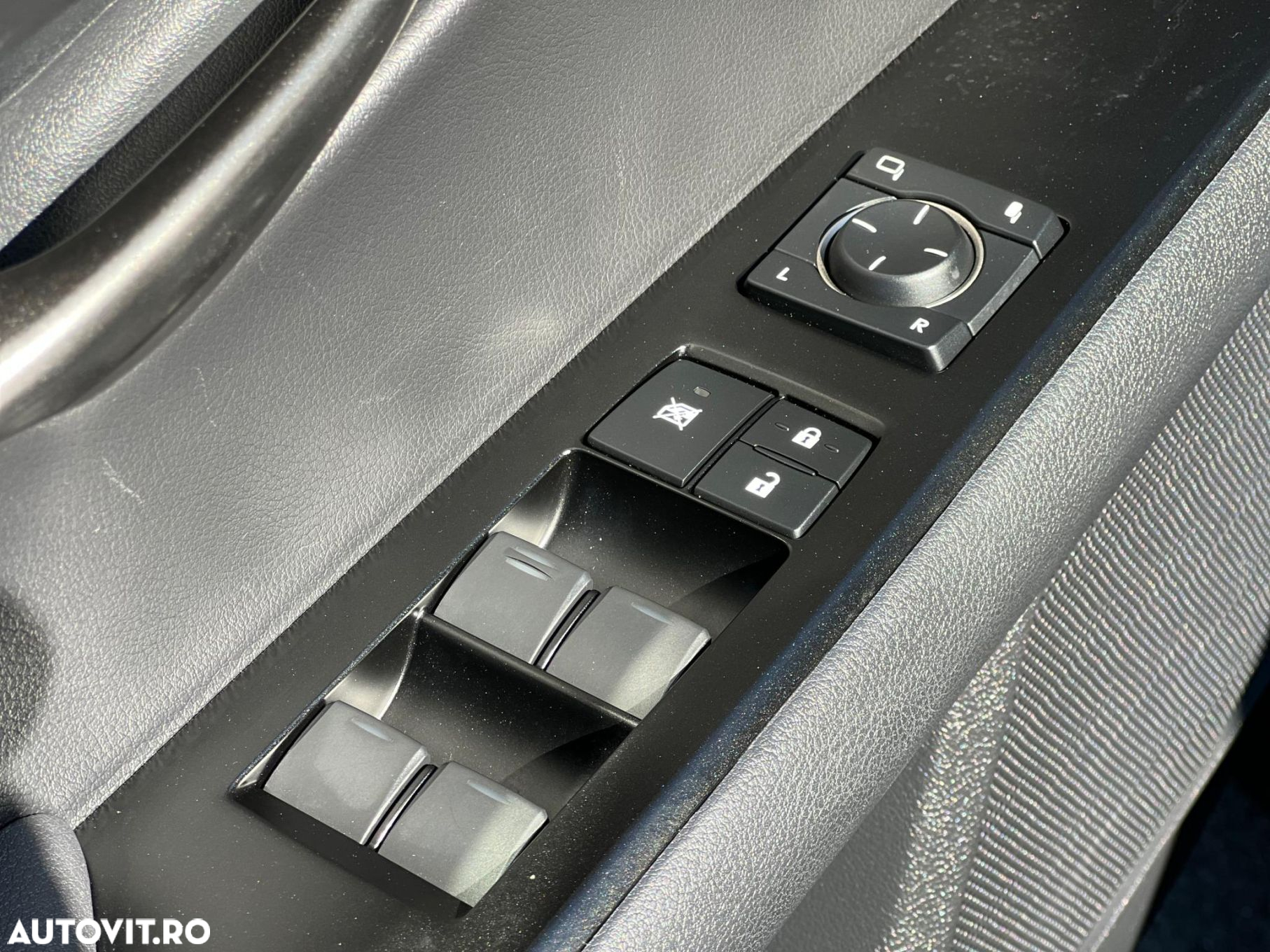 Lexus UX - 21