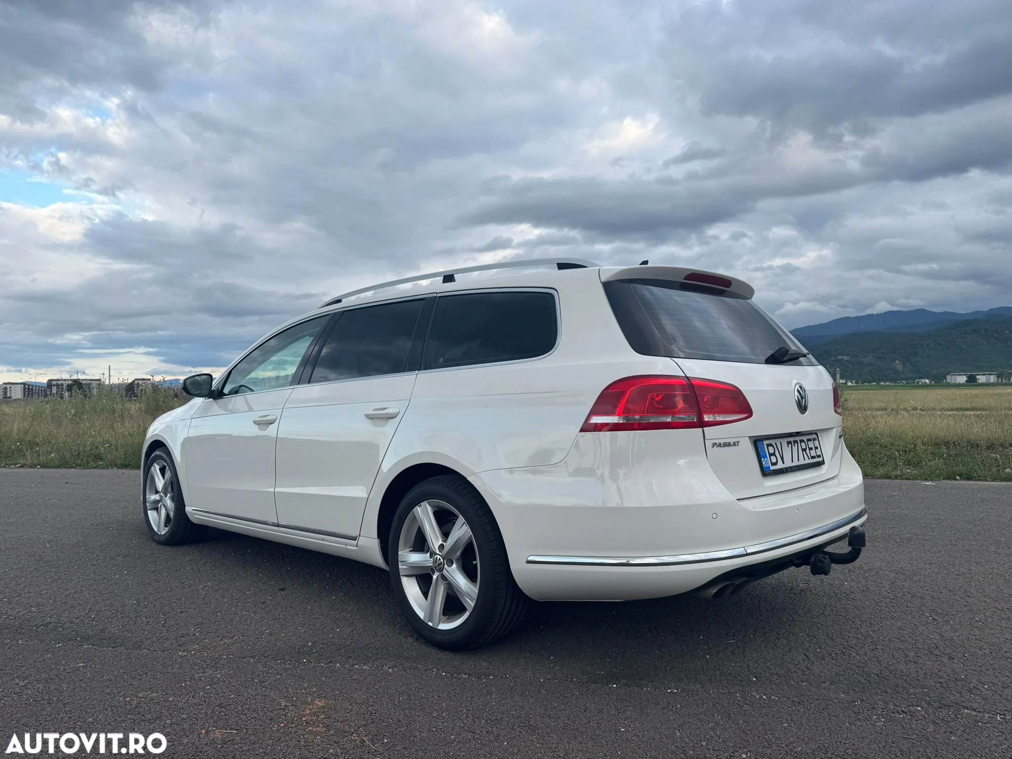 Volkswagen Passat Variant 2.0 TDI BlueMotion Technology DSG Highline - 9