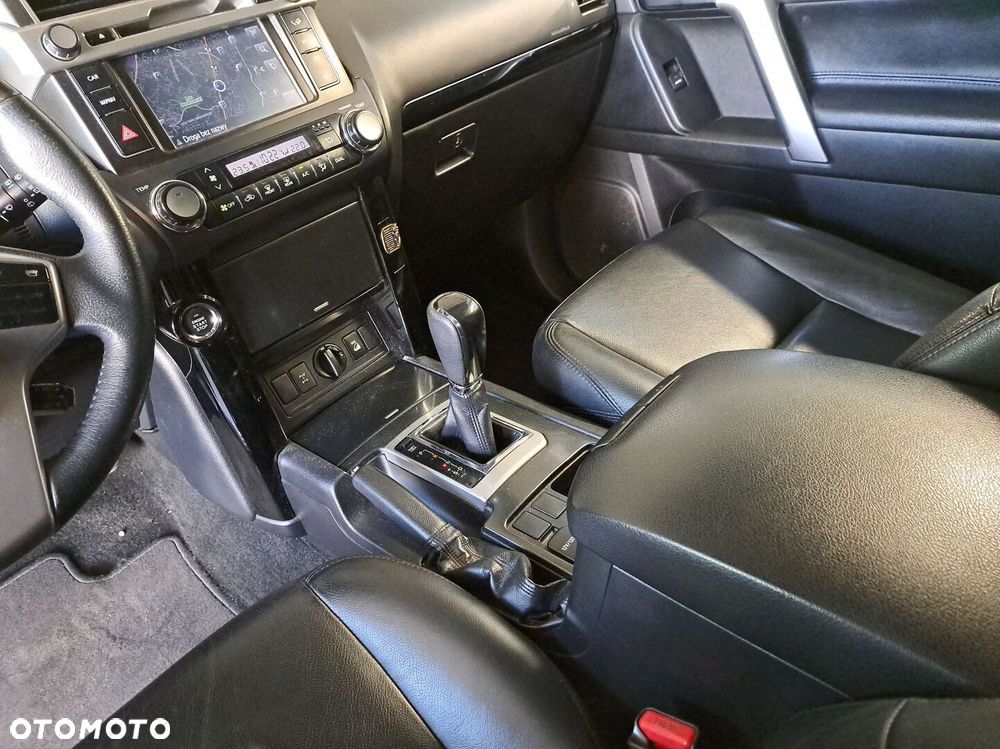 Toyota Land Cruiser - 30