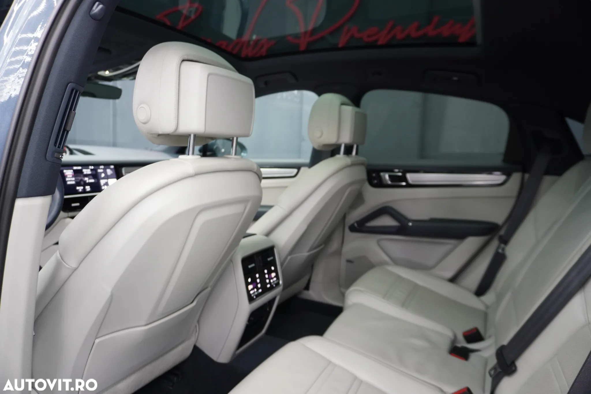 Porsche Cayenne Coupe Standard - 12