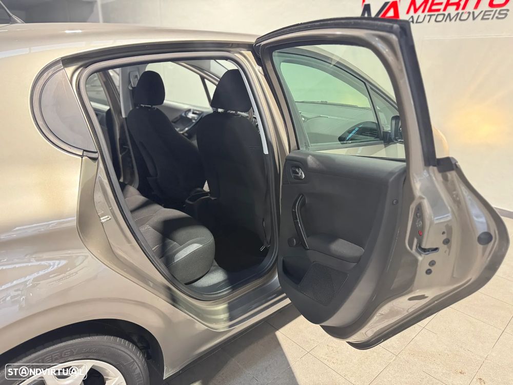 Peugeot 208 HDi 68 Access - 19