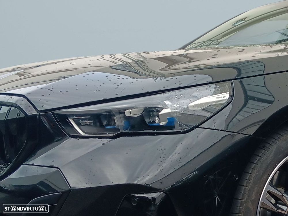 BMW 530 e Pack Desportivo M - 4