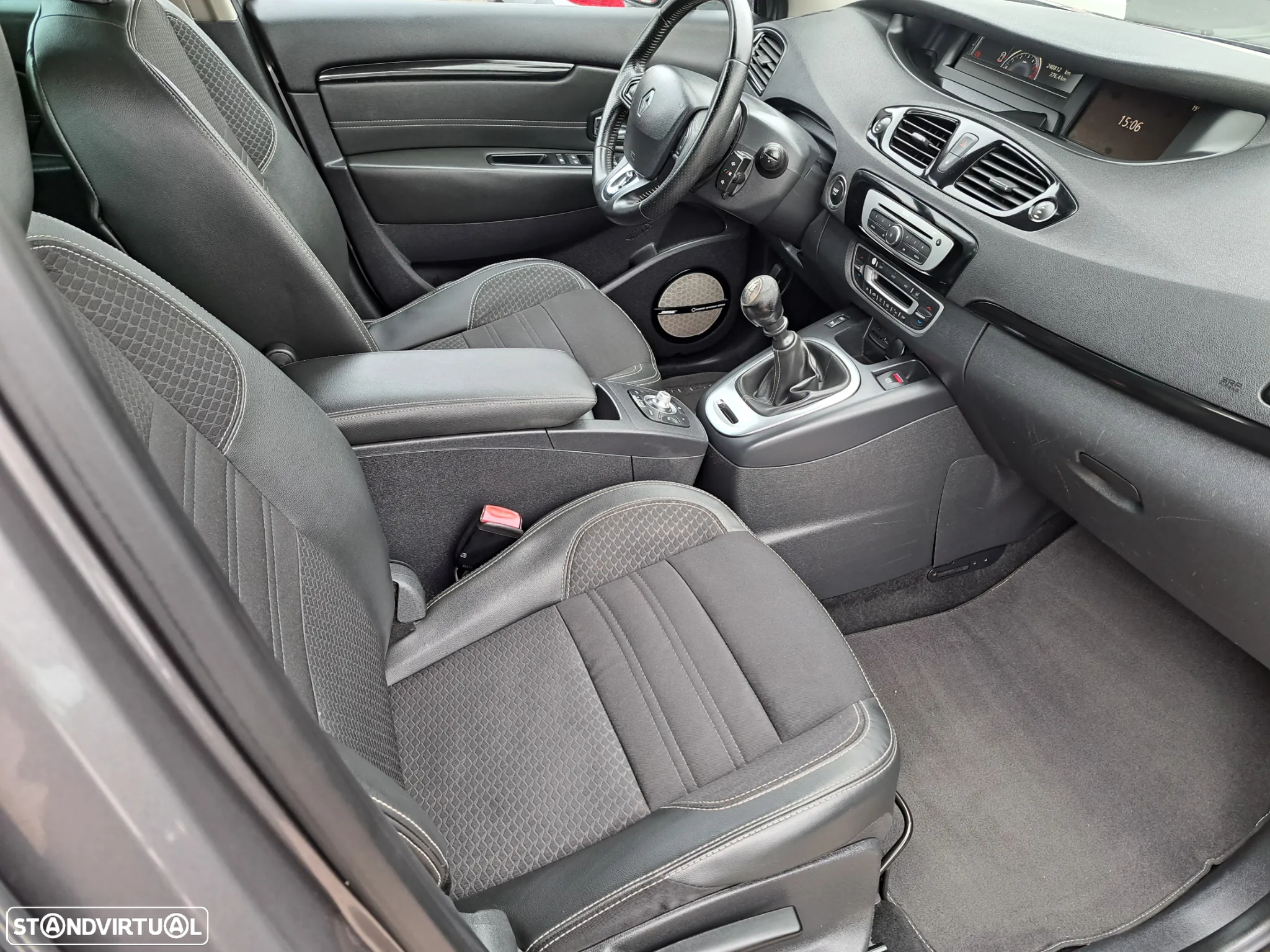 Renault Grand Scénic 1.5 dCi Bose Edition SS - 11