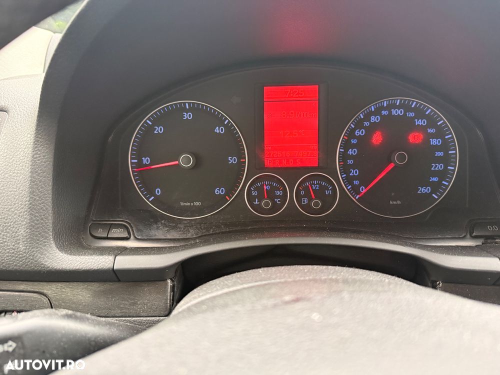 Volkswagen Golf 2.0 TDI DPF DSG Sportline - 16