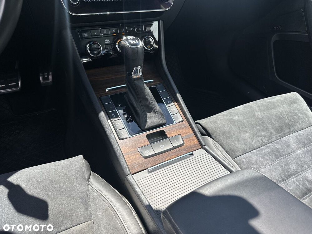 Skoda Superb 2.0 TDI SCR 4x4 Scout DSG - 29