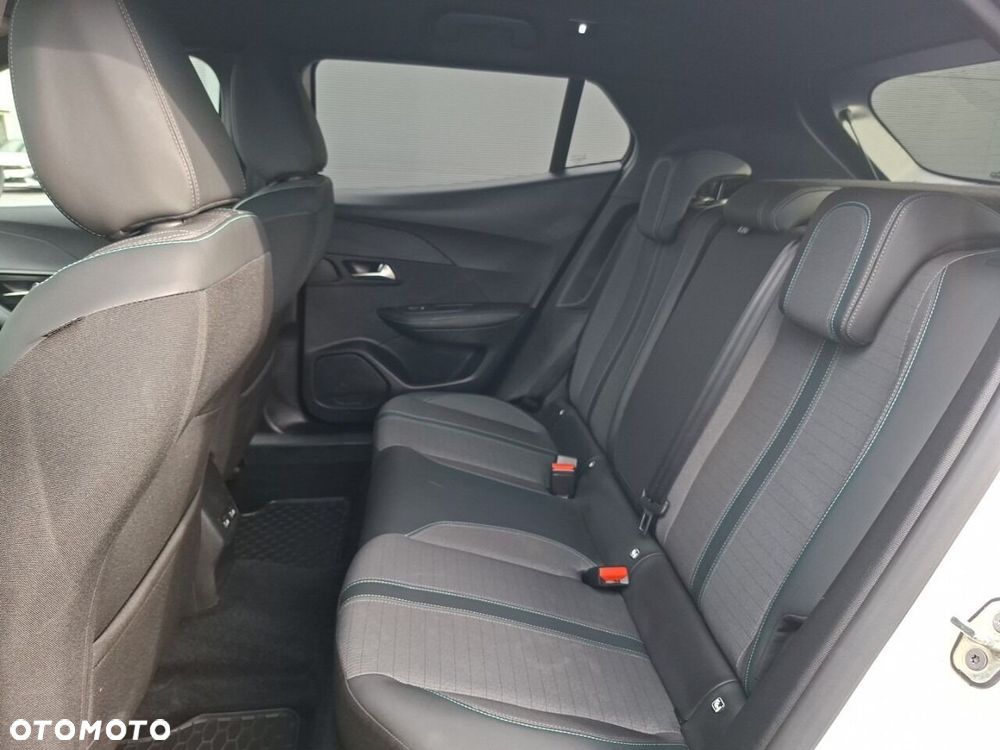 Peugeot 2008 1.2 PureTech Allure S&S EAT8 - 11