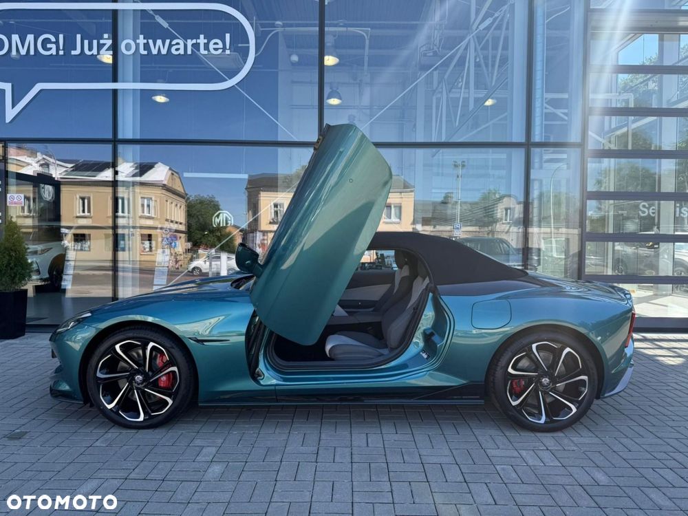 MG Cyberster 77kWh AWD Czarny Dach - 7