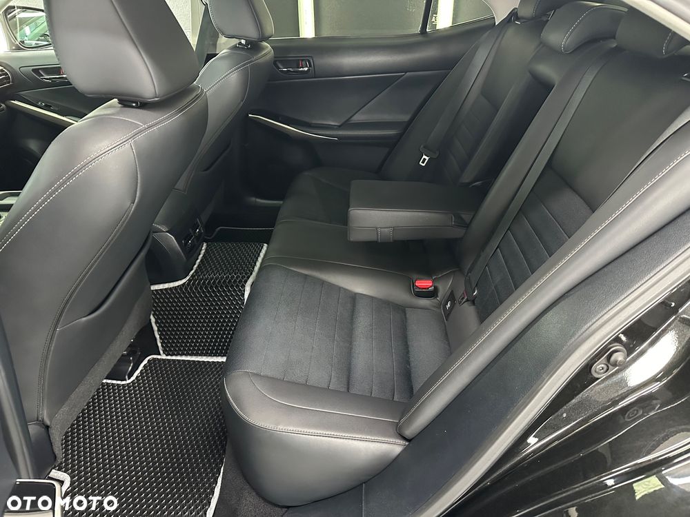 Lexus IS ver-300h-style-edition - 29