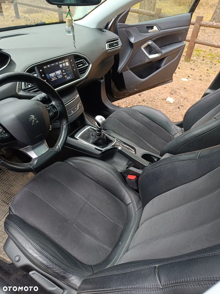 Peugeot 308 1.6 BlueHDi Allure S&S - 5