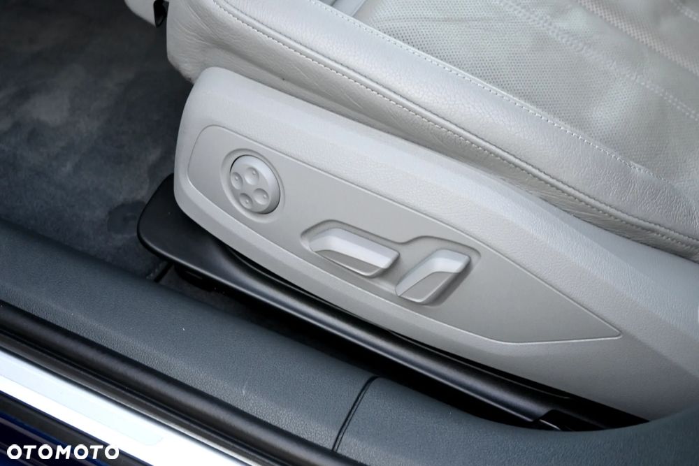 Audi A4 Avant 2.0 TDI ultra S tronic design - 27