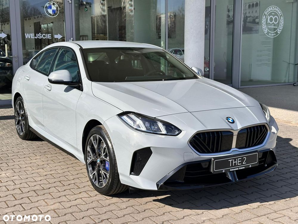 BMW Seria 2 220i mHEV - 4