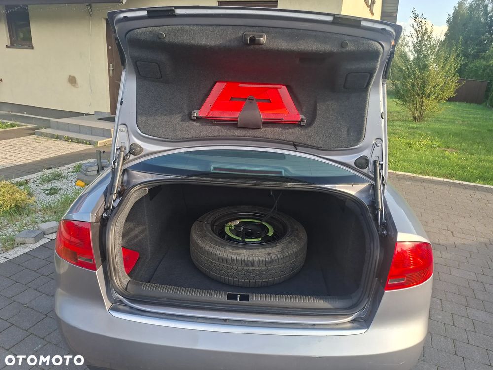 Audi A4 Limousine - 13