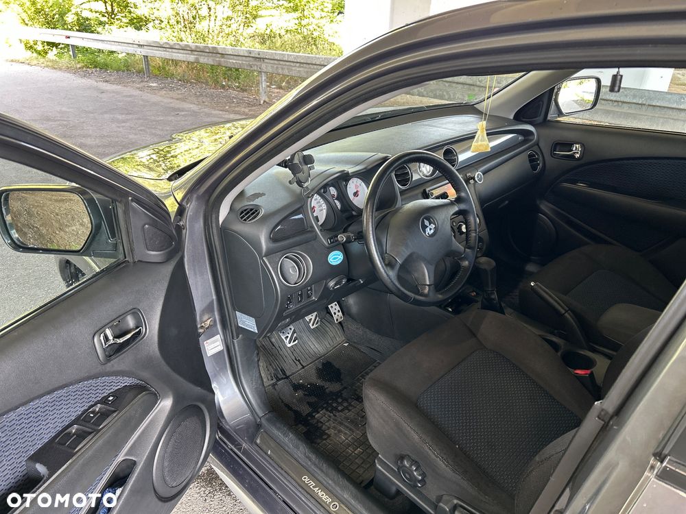 Mitsubishi Outlander 2.4 Intense - 9