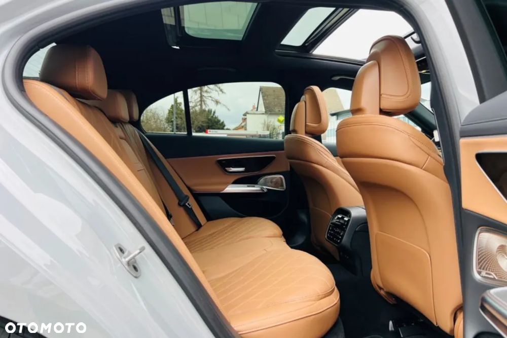 Mercedes-Benz Klasa E 220 d 4Matic 9G-TRONIC Edition AVANTGARDE - 23