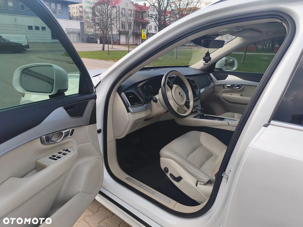 Volvo XC 90 T5 AWD Geartronic Momentum - 9