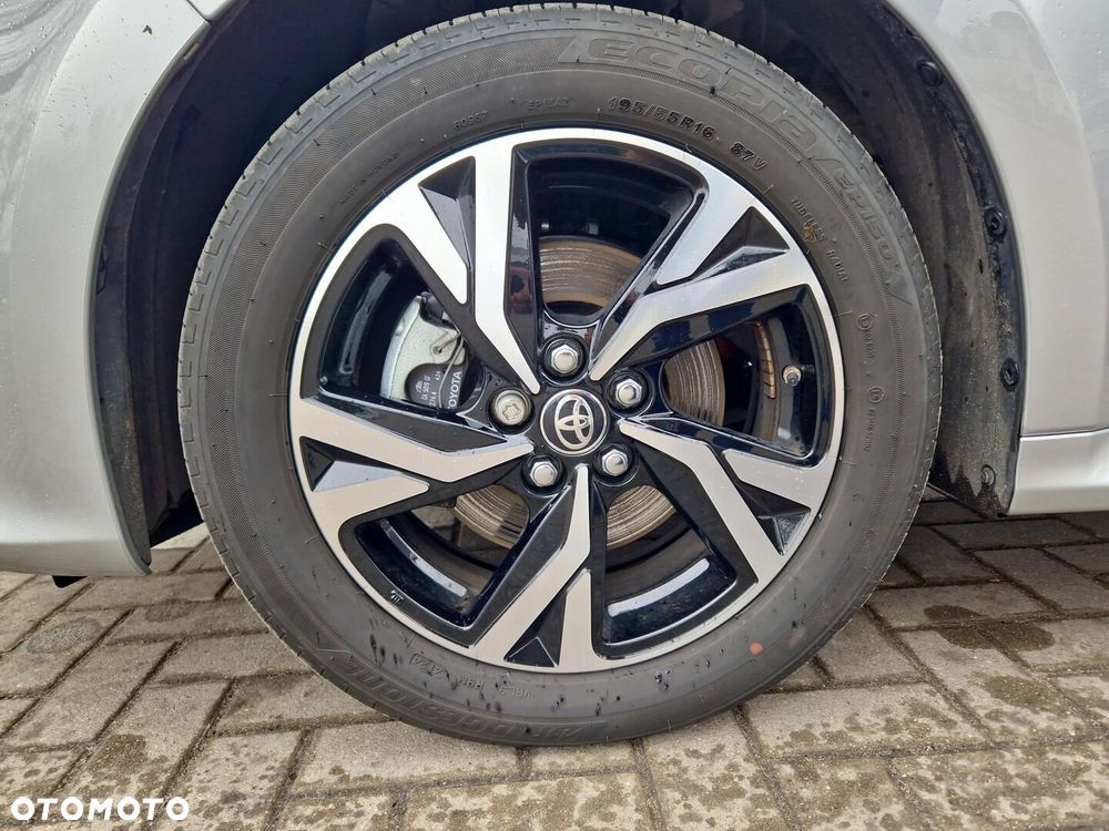 Toyota Yaris Hybrid 1.5 Style - 11