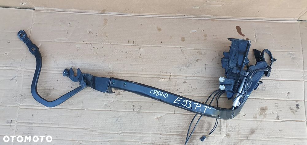 Zawias klapy bagażnika prawy tył BMW E93 Cabrio 1037410 - 2