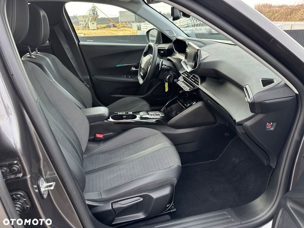 Peugeot 2008 PureTech 130 EAT8 Allure Pack - 28