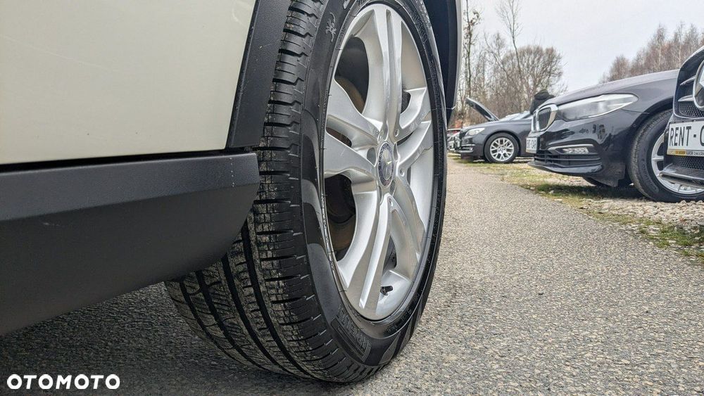 Mercedes-Benz GLA - 27