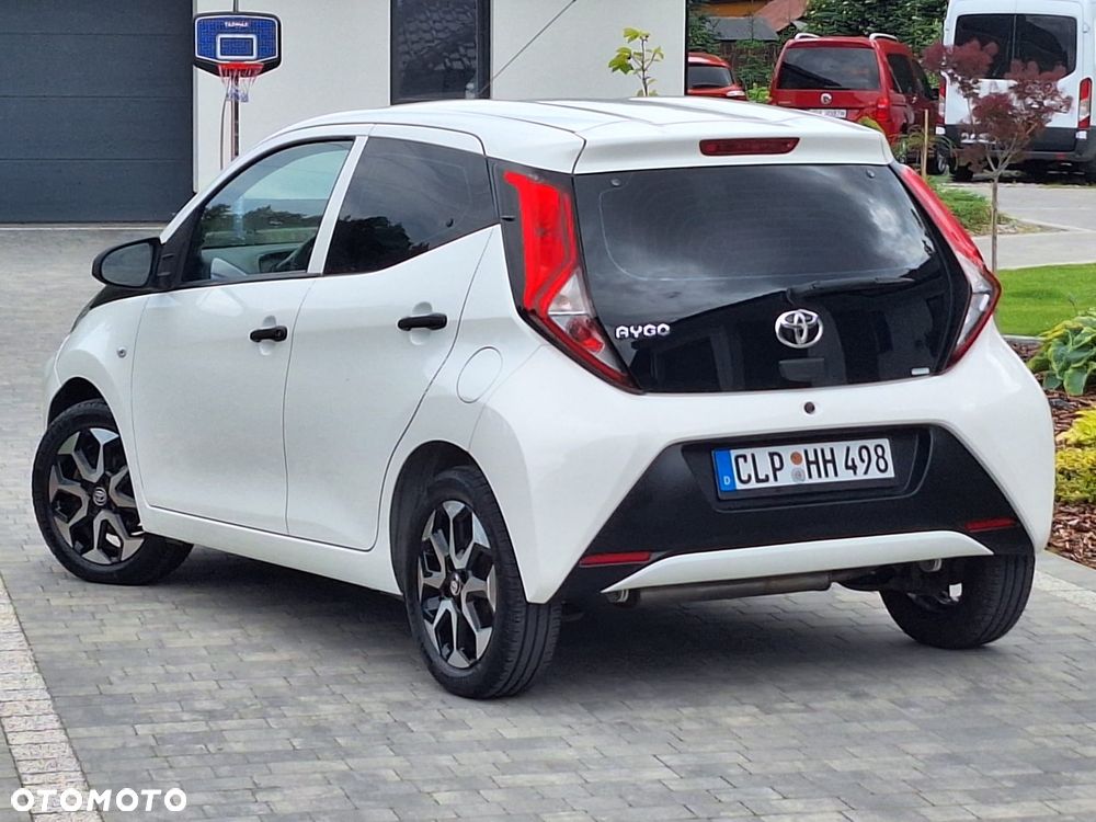 Toyota Aygo x-trend - 11