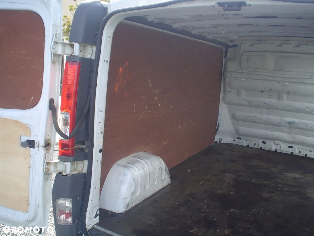 Renault TRAFIC - 22