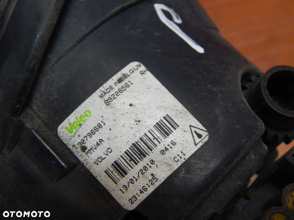 Halogen prawy zaślepka przeciwmgielna Volvo XC60 I 08-14 Łuków części - 6