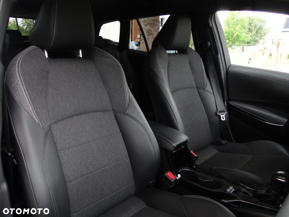 Toyota Corolla 2.0 Hybrid Executive - 22