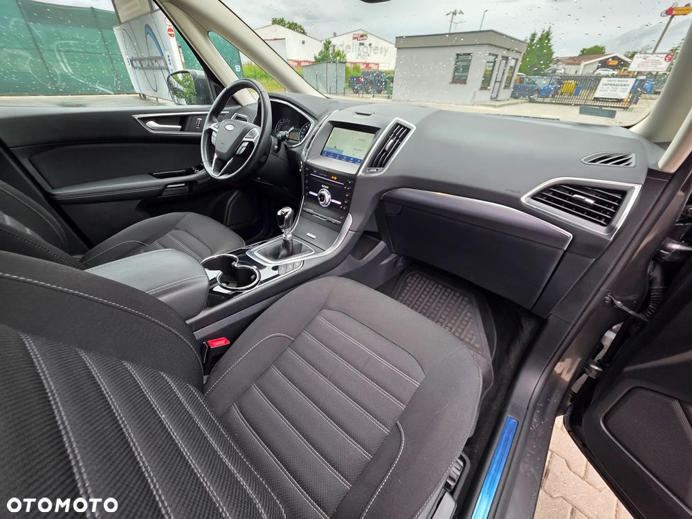 Ford Galaxy - 13