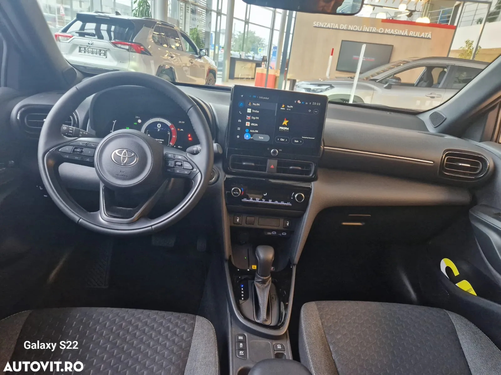 Toyota Yaris Cross 1.5 VVT-i HSD 4x2 Dynamic - 9